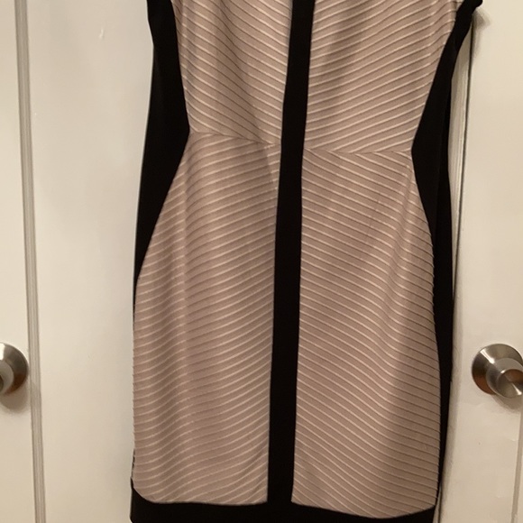 Dress - Picture 5 of 6